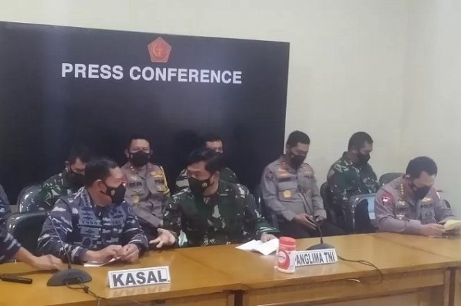 					Konferensi pers di Base Ops Lanud Ngurah Rai, Bali, Minggu (25/04/2021). ANTARA/Ayu Khania Pranisitha. ANTARA/Ayu Khania Pranisitha.