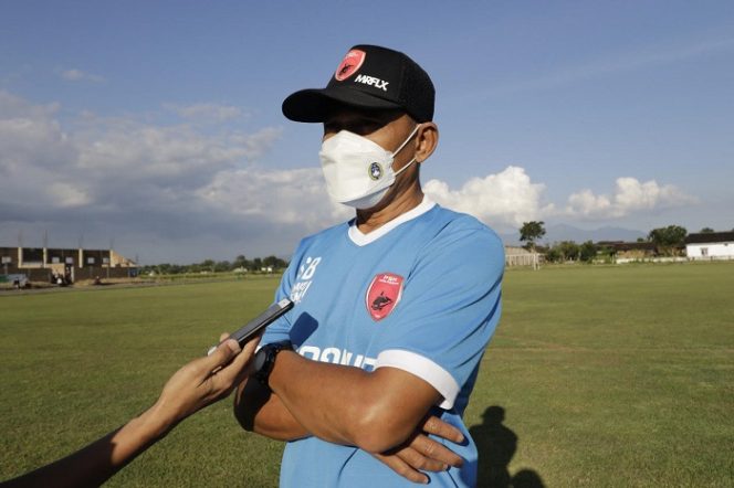 					Pelatih PSM Makassar Syamsuddin Batolla.