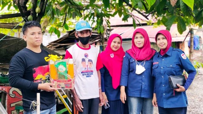 					SBL Peduli Berbagi Ratusan Paket Sembako untuk Kaum Dhuafa