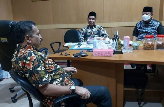 					Didampingi Sekwan, Ketua DPRD Serahkan Hasil Penetapan Ke Kantor Gubernur