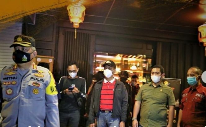 					Bersama Polrestabes, Komisi A DPRD Makassar Ikut Operasi Kepatuhan THM