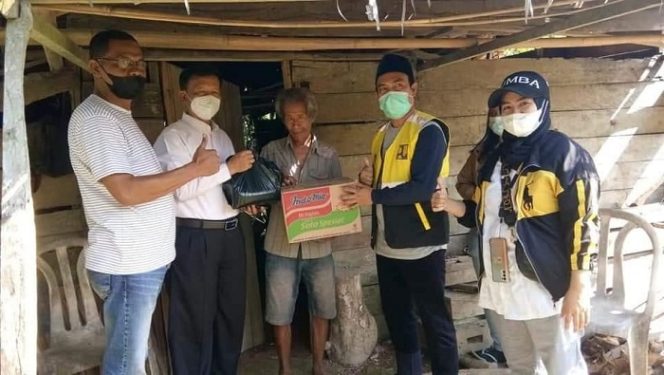 					Atas Instruksi Bupati, Distarkim Luwu Beri Bantuan dan Akan Renovasi Rumah Majid di Kendekan