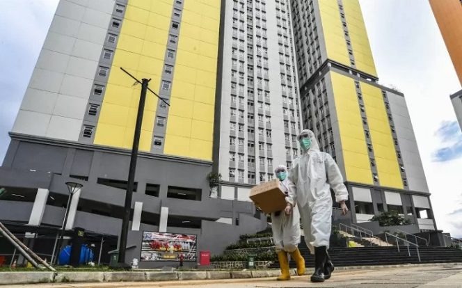 					Jumlah pasien yang dirawat di Rumah Sakit Darurat (RSD) Wisma Atlet Kemayoran, Jakarta, pada Kamis, bertambah 20 orang, apabila dibandingkan dengan angka pada satu hari sebelumnya, Rabu (14/4). ANTARA FOTO/Muhammad Adimaja/wsj.
