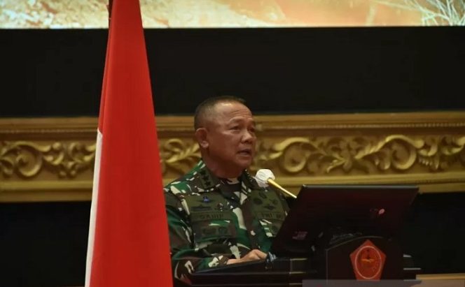 					Letjen TNI Ganip Warsito akan menggantikan Letjen Doni Monardo, sebagai Kepala Badan Nasional Penanggulangan Bencana (BNPB). (ANTARA/HO-Puspen TNI)