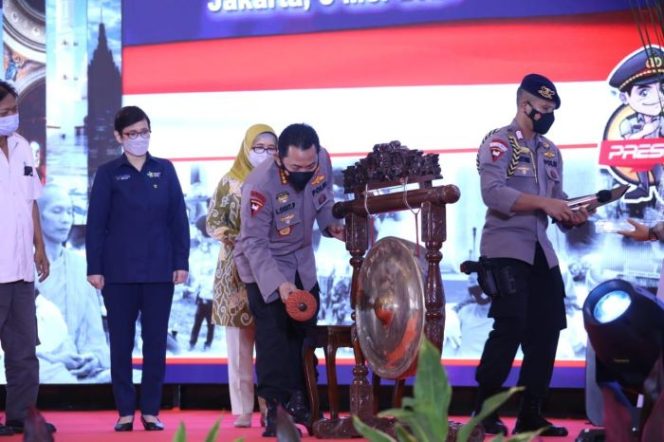 					Launching Aplikasi BOS, Kapolri: Polisi Paling Pinter Ya Bhabinkamtibmas