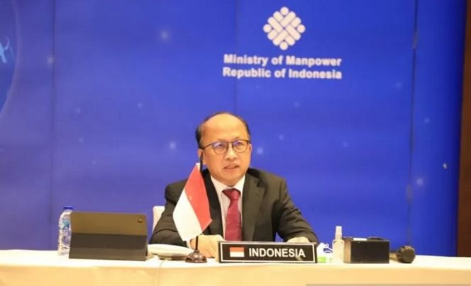 					Sekjen Kemnaker Anwar Sanusi dalam pembukaan pertemuan G20 EWG secara virtual di Jakarta, Kamis (15/4/2021) (ANTARA/HO-Kementerian Ketenagakerjaan)