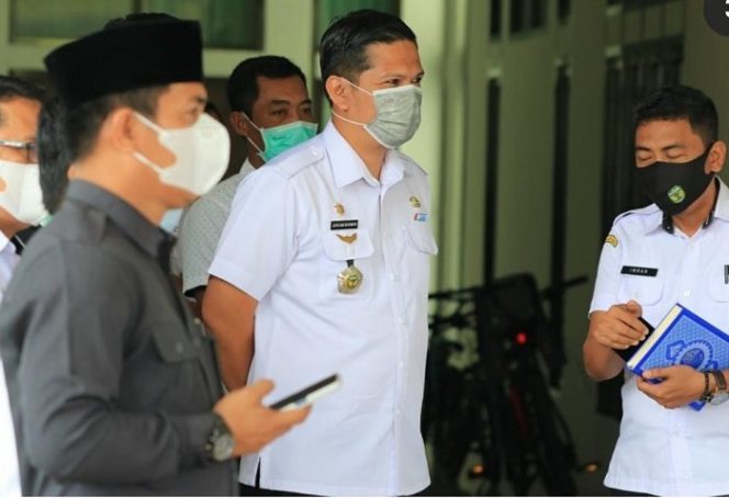 					Sekretaris BKPSDM Luwu Andi Muhammad Ahkam Basmin, bersama para pegawai lingkup Pemkab Luwu.