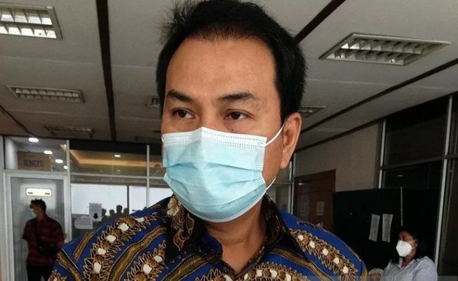 					Wakil Ketua DPR RI Azis Syamsuddin irit bicara usai diperiksa Dewan Pengawas Komisi Pemberantasan Korupsi (Dewas KPK), Selasa, sebagai saksi terkait dugaan pelanggaran etik penyidik KPK Stepanus Robin Pattuju (SRP). (ANTARA/Imam B/am)