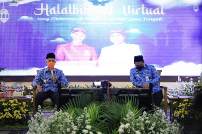 					Gubernur Jawa Tengah Ganjar Pranowo saat halal bihalal virtual di lingkungan Pemprov Jateng dan Forkopimda di Gedung Gradhika Bhakti Praja, Senin (17/5/2021).