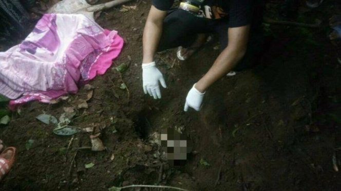 					Geger Penemuan Orok Bayi yang Membusuk Terbungkus Seragam Sekolah di Gowa