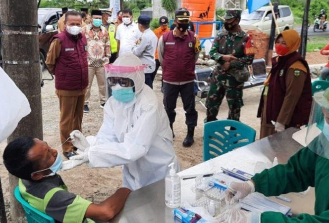 					Bupati Luwu Pantau Pos Pelayanan Lebaran, Instruksikan Data Para Pendatang