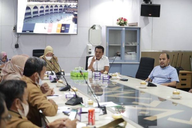 					Sikapi Praktik Jual Beli Tandatangan dan Foto Walikota, Komisi D gelar Rapat Kerja Bersama Disdik Makassar