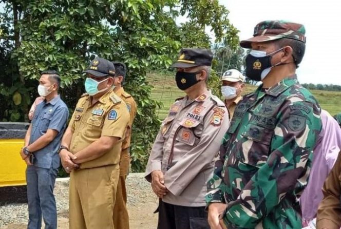 					Bupati Bone Resmikan Jembatan Pekkauwae Desa Mattoanging Kecamatan Kahu