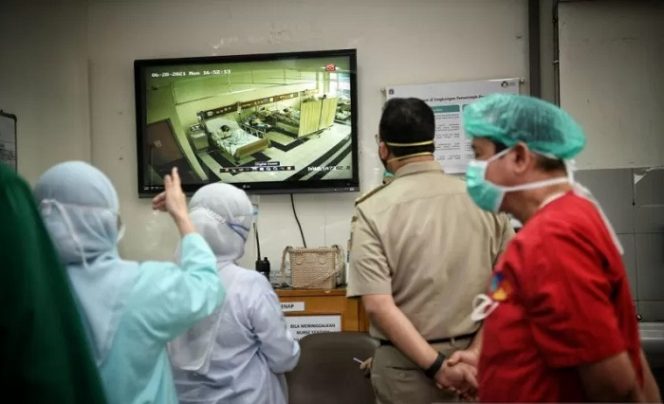 					Tangkapan layar - Gubernur DKI Jakarta Anies Baswedan saat meninjau fasilitas di RSUD Tarakan, Jakarta Pusat, Senin (28/6/2021). ANTARA/Mentari Dwi Gayati/aa.