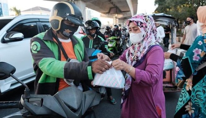 					DPW Sekretariat DPRD Makassar Berbagi Takjil