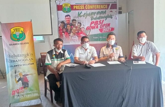 					Ketua PBSI Sulsel konferensi pers Kejuaraan Bulutangkis Gowa Open (Dok)