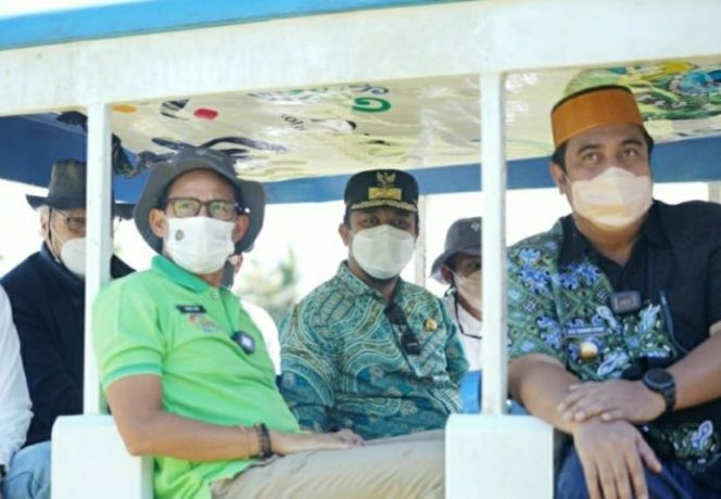 					Didampingi Plt Gubernur Sulsel, Sandiaga dan Atta Halilintar Sambangi Wisata Alam Rammang-Rammang Maros