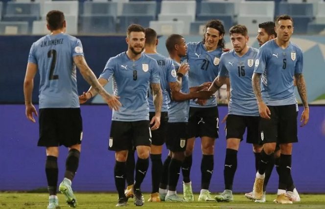 					Para pemain Uruguay melakukan selebrasi seusai pemain Bolivia Jairo Quinteros mencetak gol bunuh diri dalam lanjutan pertandingan Grup A Copa America 2021 di Arena Pantanal, Cuiaba, Brasil pada 25 Juni 2021. ANTARA/REUTERS/RODOLFO BUHRER
