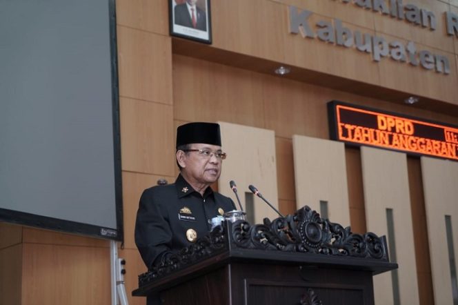 					Bupati Luwu Dr H Basmin Mattayang