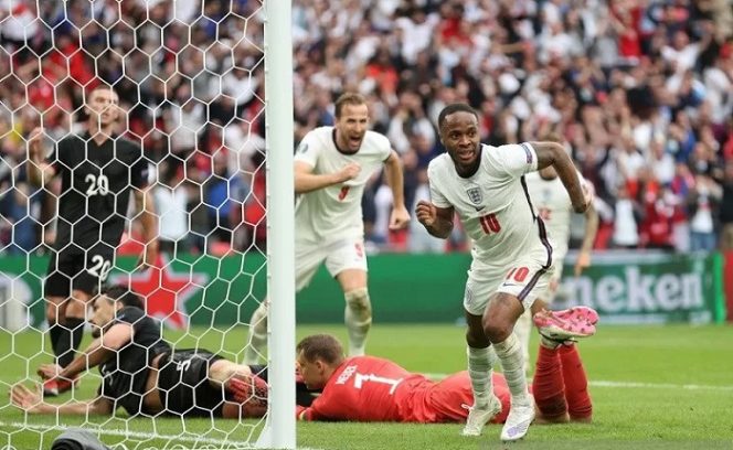 					Penyerang sayap tim nasional Inggris Raheem Sterling merayakan golnya ke gawang Jerman dalam laga 16 besar Euro 2020 di Stadion Wembley, London, Inggris, Selasa (29/6/2021) waktu setempat. ANTARA/REUTERS/POOL/Catherine Ivill.