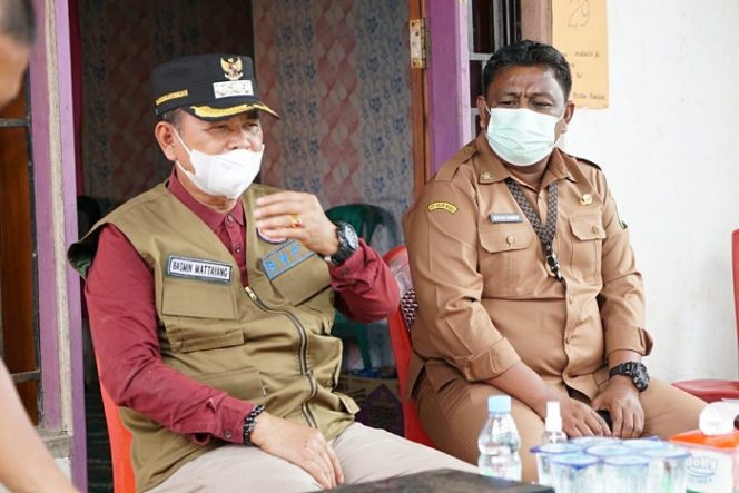 					Bupati Luwu H Basmin Mattayang dan Kadis Perkim Luwu, Sofyan Thamrin.