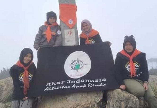 					Pemuda Pancasila Luwu Dukung Pendakian Srikandi AKAR Indonesia di Rinjani-Semeru