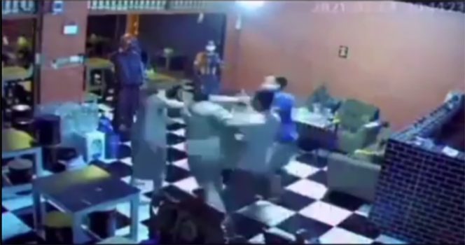 					Oknum Satpol PP Pukul Pemilik Cafe Saat Razia PPKM di Gowa