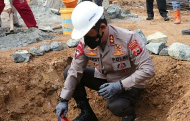 					Kapolda Sulsel Letakkan Batu Pertama Pembangunan Flat Siaga Dalmas Samapta