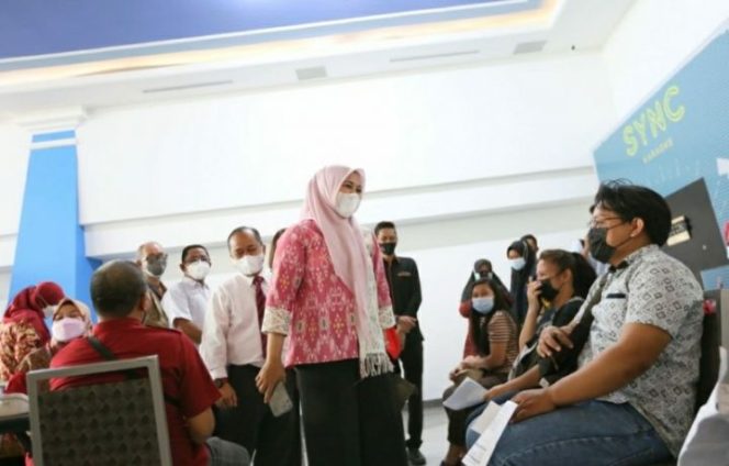 					Fatma Pantau Wisata Vaksin Gratis yang Digelar PHRI Makassar