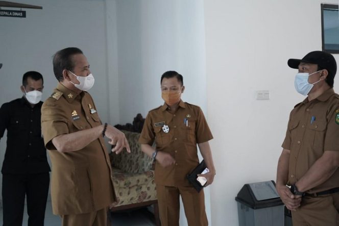 					Basmin Sidak Dinas PUPR Luwu Terkait WFH bagi ASN dan Non-ASN