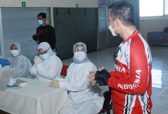 					Bupati Kudus HM Hartopo saat meninjau vaksinasi di UPTD Puskesmas Rejosari, Desa Colo, Dawe, Sabtu (10/7/2021).