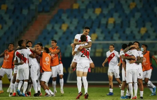 					Selebrasi pemain peru setelah menang adu penalti lawan Paraguay di perempat final Copa America 2021 di Estadio Olimpico, Goiania, Brasil pada 3 Juli 2021. ANTARA/REUTERS/DIEGO VARA