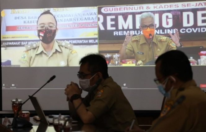 					Gubernur Jateng Ganjar Pranowo membuat program Rembug Desa untuk mengetahui penanganan Covid-19 di tingkat desa dan kelurahan.