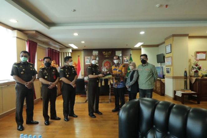 					Pimpinan DPRD Kunjungi Kajati Sulsel