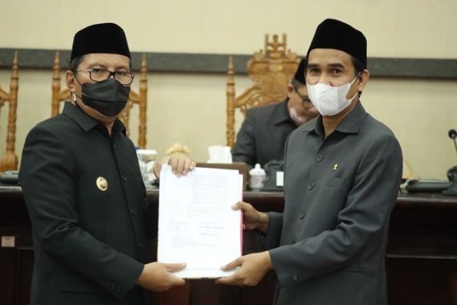 					DPRD Makassar Sahkan Laporan Pelaksanaan APBD 2020 Jadi Perda