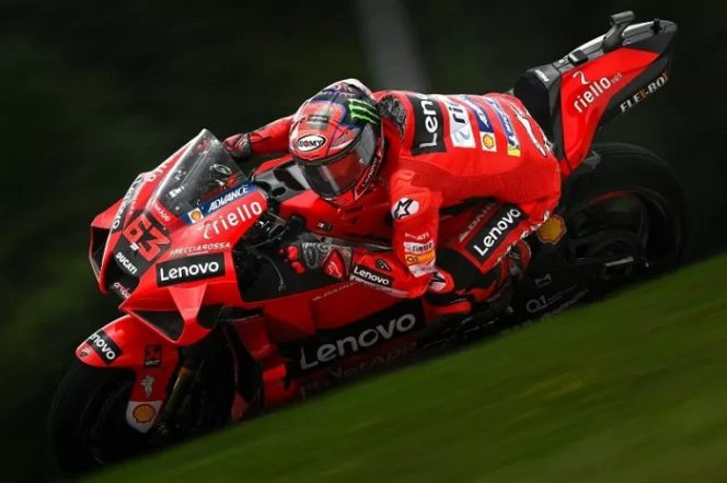 					Pebalap tim Ducati Francesco Bagnaia menjalani sesi latihan bebas kedua Grand Prix Styria, Red Bull Ring, Spielberg, Austria. (6/8/2021) (ANTARA/AFP/Joe Klamar)