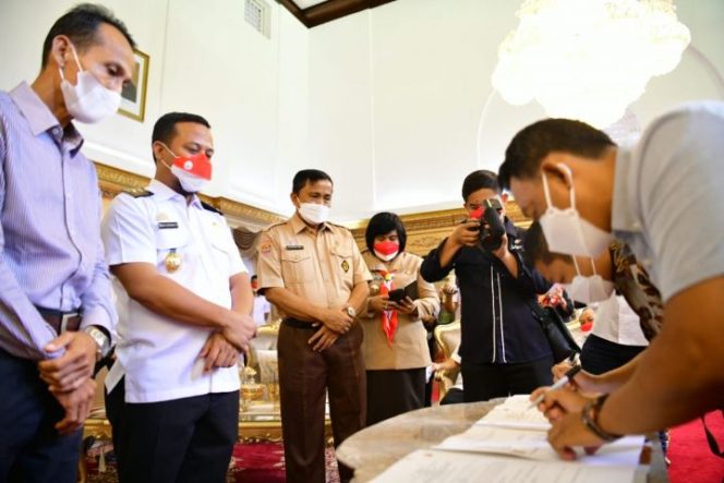 					MoU Perseroda Sulsel Disaksikan Plt Gubernur Andi Sudirman (Dok)