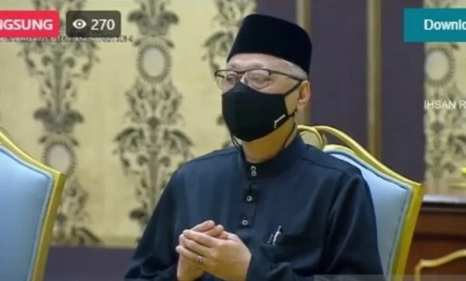 					Wakil presiden UMNO Ismail Sabri Yaakob dilantik sebagai perdana menteri kesembilan di hadapan Raja Malaysia Yang di-Pertuan Agong Sultan Abdullah Sultan Ahmad Shah di Istana Negara, Sabtu, pukul 14.29 waktu setempat. ANTARA Foto/Ho-FB Kantor Perdana Menteri Malaysia (1)