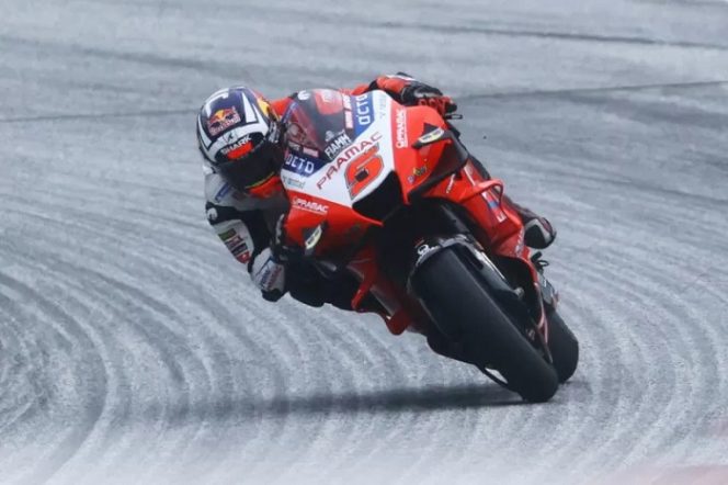 					Pebalap tim Pramac Racing Johann Zarco menjalani balapan Grand Prix Styria, Sirkuit Red Bull ring, Spielberg, Austria, pada Minggu (8/8/2021). (ANTARA/REUTERS/Borut Zivulovic)