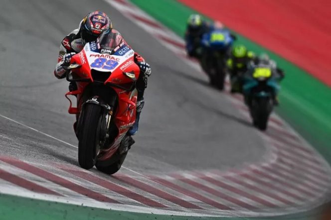 					Pebalap tim Pramac Racing Jorge Martin menjalani sesi latihan bebas Grand Prix Styria, Sirkuit Red Bull Ring, Spielberg, Austria. (6/8/2021) (ANTARA/REUTERS/Joe Klamar)
