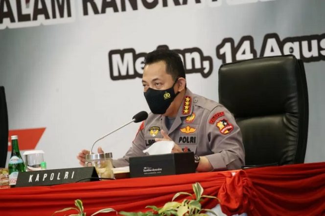 					Kapolri Jenderal Pol Listyo Sigit Prabowo memimpin rapat bersama Forkopimda Medan, Sumatera Utara, Sabtu (14/8/2021). (ANTARA/HO-Divisi Humas Polri)