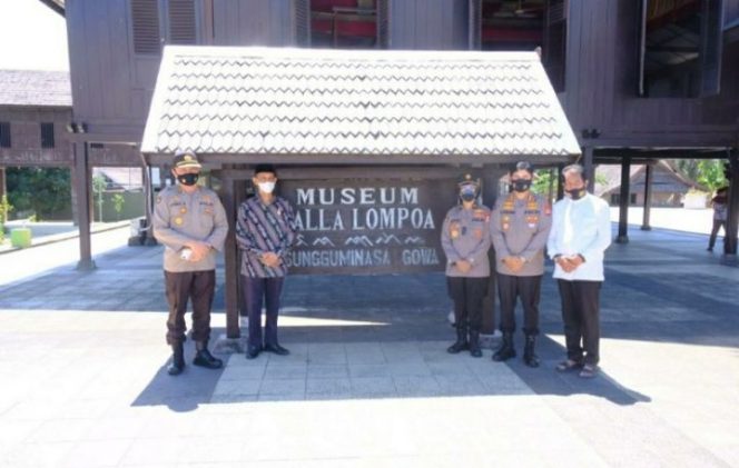 					Pusjarah Mabes Polri Kunjungi Tempat Sejarah di Sulsel