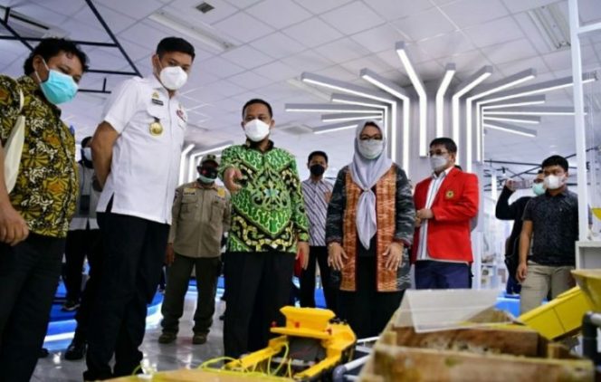 					Plt Gubernur Sulsel Launching Incubator of Technology and Business Teknik Unhas