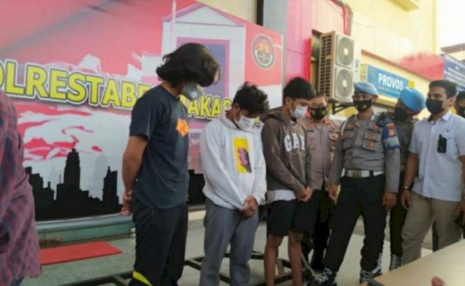 					Polisi Tangkap 8 Pelaku Tarung Bebas yang Viral di Medsos