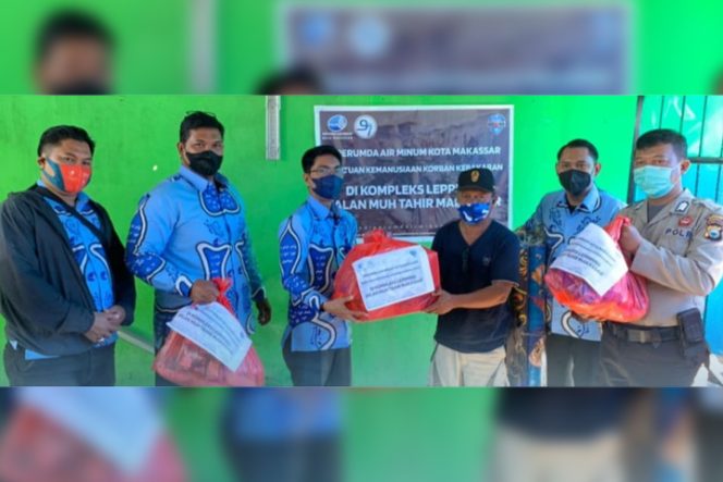 					Peduli, Perumda Air Minum Kota Makassar Salurkan Bantuan Kemanusiaan untuk Korban Kebakaran di Lepping