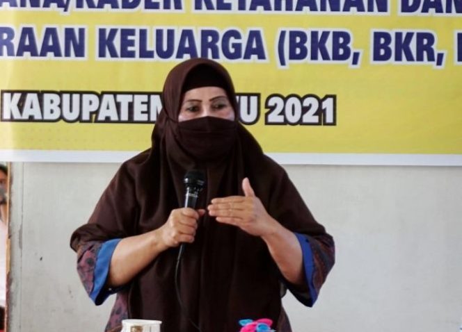 					Ketua TP PKK Kabupaten Luwu, Dr Hj Hayarna Basmin.