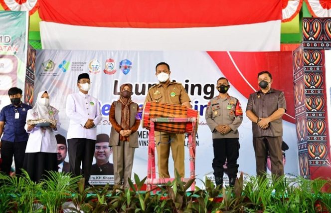 					Vaksinasi di MAN 2 Makassar (Dok)