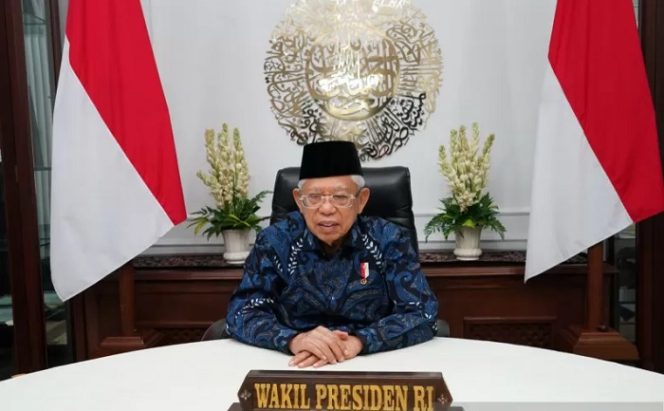 					Wakil Presiden Ma'ruf Amin menyampaikan sambutan pada Kegiatan Riset dan Rating Transformasi Digital dan Kota Cerdas Tahun 2021 secara virtual, Senin (2/8/2021). (Asdep KIP Setwapres)