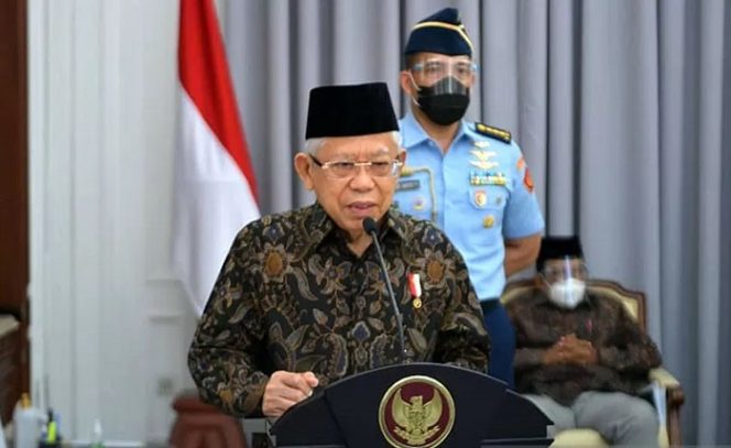 					Wakil Presiden Ma'ruf Amin menyampaikan sambutan pada acara peringatan Hari UMKM Nasional Tahun 2021 secara daring dari kediaman resmi wapres di Jakarta, Kamis (12/8/2021). (Asdep KIP Setwapres) (Asdep KIP Setwapres)