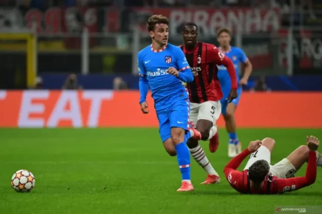 					Pemain Atletico Madrid Antoine Griezmann mengontrol bola dalam pertandingan Grup B Liga Champions lawan AC Milan pada 28 September 2021. ANTARA/AFP/MIGUEL MEDINA